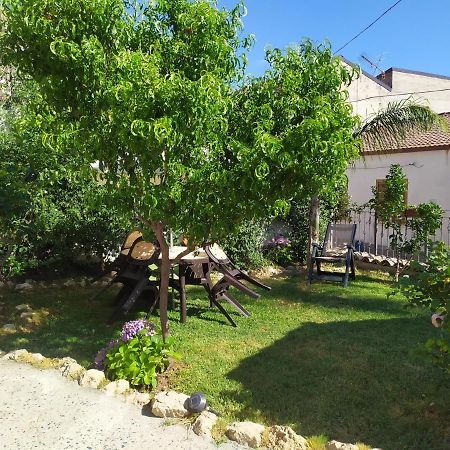Il Giardino Dei Semplici B&B Caulonia Exterior foto